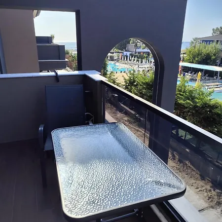 Daire Sandra Beachfront - Pool, Bar And Olympus View *
